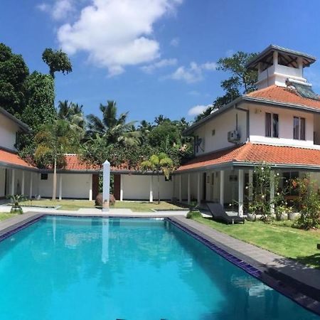 Anuhas Airport Villas Katunayaka Екстериор снимка