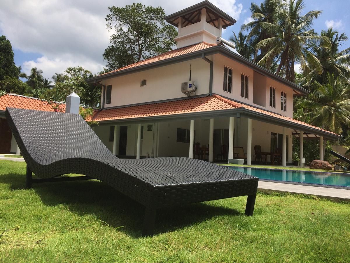 Anuhas Airport Villas Katunayaka Екстериор снимка